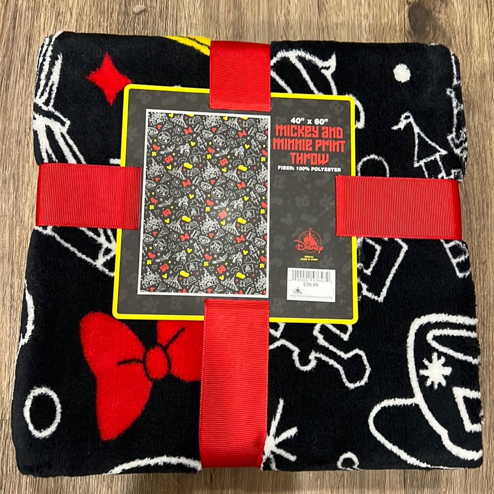 Disney Mickey and Minnie print throw